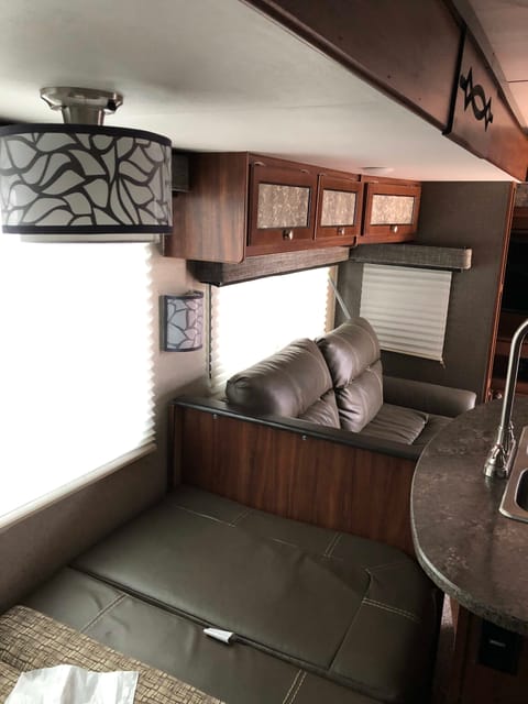 2017 Heartland Wilderness Towable trailer in Apple Valley