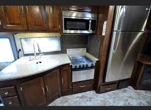 GLAMPING AT ITS BEST!! 2015 Coachman Mirada 35LS Drivable vehicle in Apache Junction