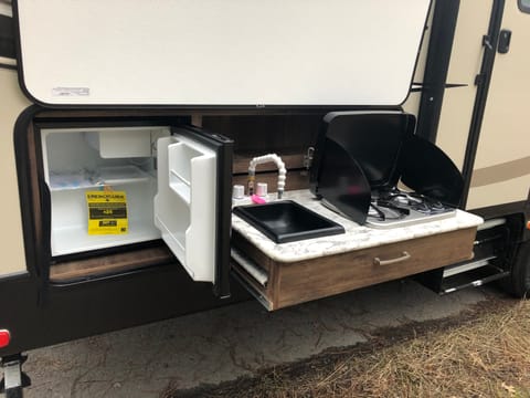 2018 Keystone Cougar 31SQB - Sleeps 11 Towable trailer in Post Falls