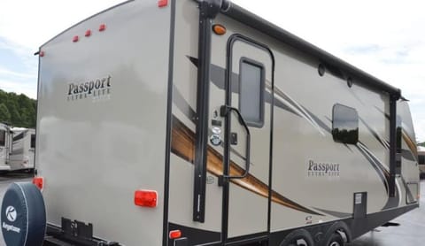 2015 Keystone Passport UltraLite Elite Towable trailer in Jonestown