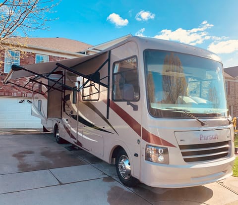 Class A  - Fully Stocked - Theater Seats - TVs Drivable vehicle in Fishers