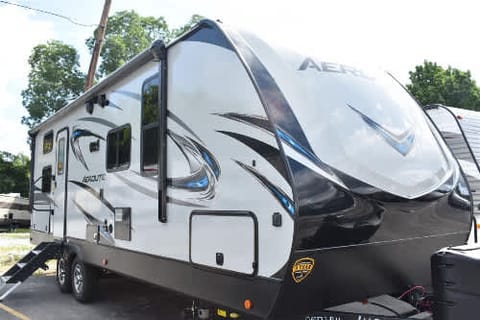 2018 Family Friendly Luxury Class Towable trailer in Gilroy