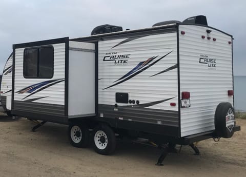2018 Forest River Salem Towable trailer in Camarillo