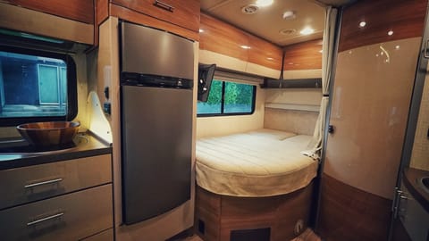 2017 Winnebago View 24J Mercedes Drivable vehicle in Burbank