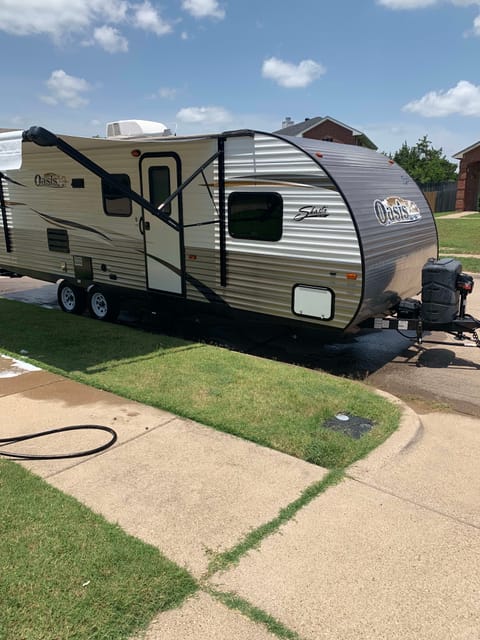 The Sun Chaser, sleeps 10,Perfect for families Towable trailer in Waxahachie