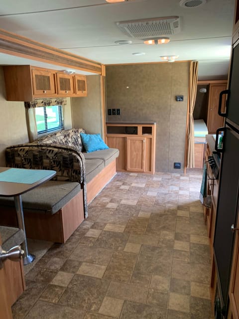 The Sun Chaser, sleeps 10,Perfect for families Towable trailer in Waxahachie