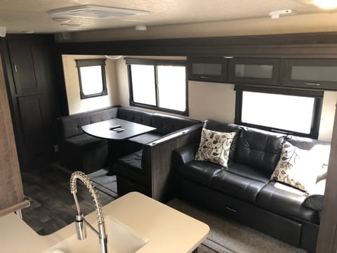 2018 Forest River Salem 30KQBSS Towable trailer in Hopkins