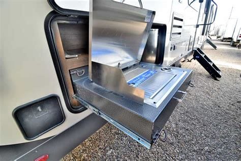 Great Outdoors RV Rental Towable trailer in Florin