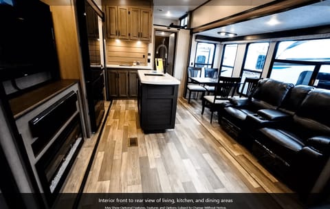 2023 Chaparral 375 BAF 5th Wheel Towable trailer in Richmond Hill