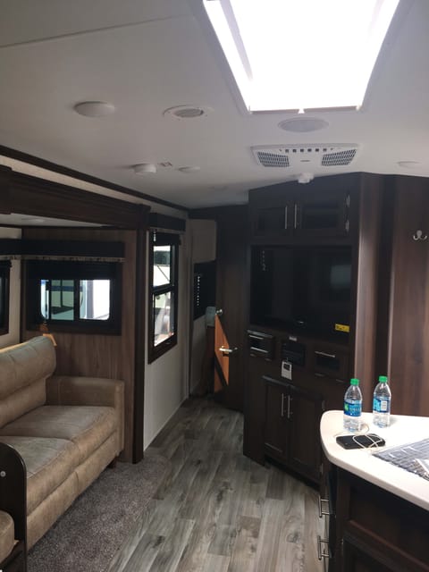 2018 Jayco 31 foot bunkhouse trailer Remorque tractable in Sammamish