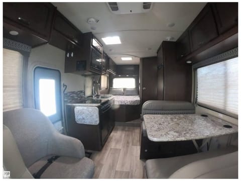 2018 Thor Motor Coach 23H Drivable vehicle in Rocklin