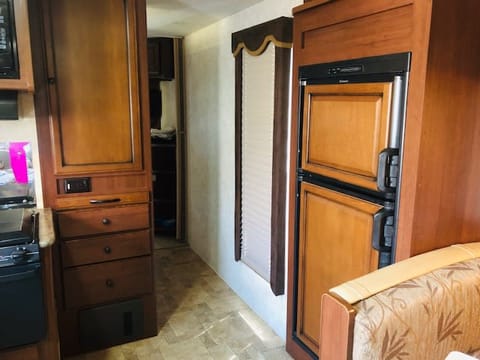 31' Spacious - 6 person RV for Children & Pets 8-) Drivable vehicle in Sebastian