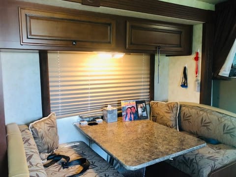 31' Spacious - 6 person RV for Children & Pets 8-) Drivable vehicle in Sebastian