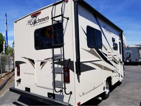 HOT OFF THE LINE | 2020 Coachmen Freelander | Sleeps 6 Comfortably | Easy to Drive Veicolo da guidare in Lake Wylie