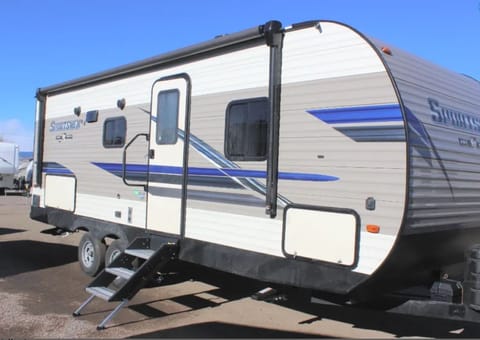 Your Home Away From Home! Towable trailer in Lakewood