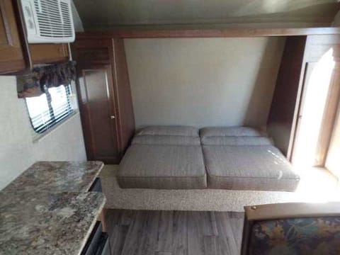 2015 Keystone Hideout 185LHS Towable trailer in El Cajon