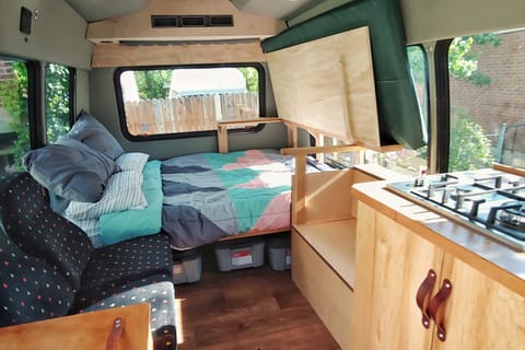 MightyVans "Grizzly" 4-Person Adventurevan Véhicule routier in Salt Lake City