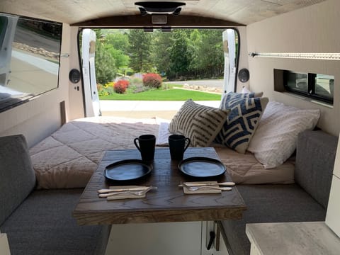 Luxury Adventure Campervan - Blue Campervan in Cottonwood Heights