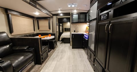 Family Friendly RV Rental-kid & pet approved! Towable trailer in Salem