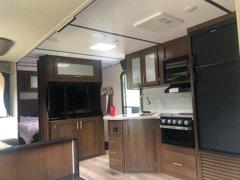 The Family Tradition Getaway w/Bunk House Towable trailer in Dayton