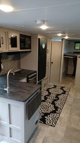 coachman Ultra lite 2022 Towable trailer in Norton Shores