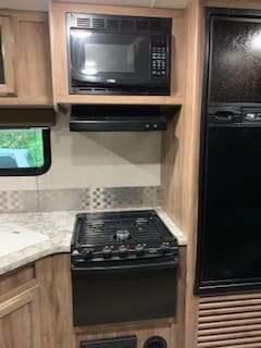 2018 Jayco Jayfeather 23BHM Tráiler remolcable in Madison