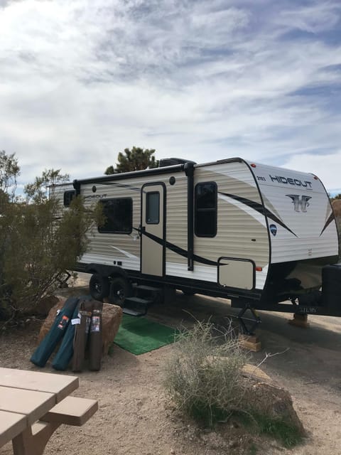 2018 Keystone Hideout lhs Rimorchio trainabile in Yucca Valley