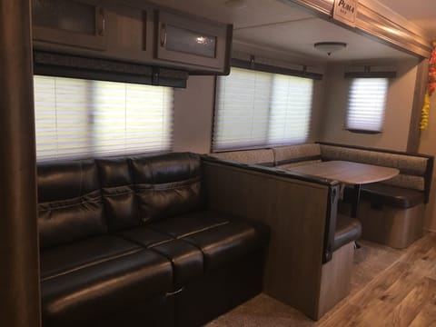 2020 Palomino XLE Lite 27RBQC Towable trailer in Huntsville