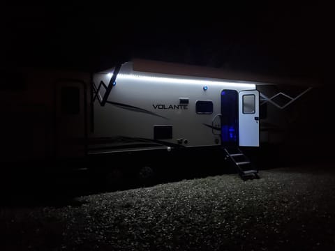 Your Perfect Escape - 2019 Travel Trailer Towable trailer in Leesburg