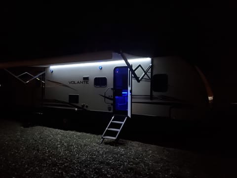 Your Perfect Escape - 2019 Travel Trailer Tráiler remolcable in Leesburg