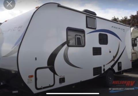 2018 Pacific Coachworks Pacifica Towable trailer in LaFollette