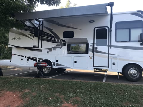 2019 Jayco ALANTE 26X Drivable vehicle in Land O Lakes