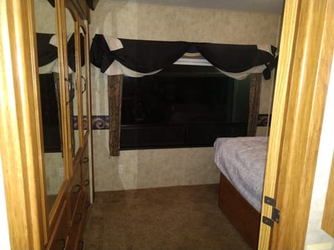 2010 Keystone Montana Towable trailer in High Rock Lake