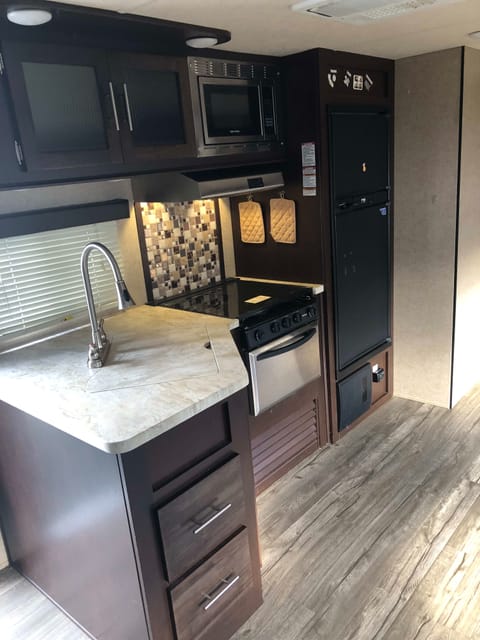 2017 Forest River Cherokee Towable trailer in Lodi