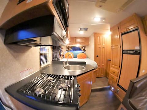 updated class c , new Engine , sleeps 5 , Véhicule routier in Kissimmee