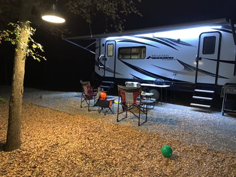 2020 Outdoors RV Timer Ridge 24RKS (Honey Betsy) Towable trailer in Burleson