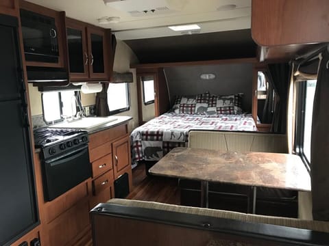 2016 Wildwood by Forest River X-lite Towable trailer in Collierville