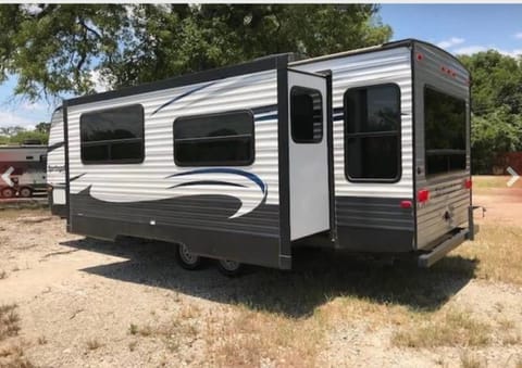 Keystone Springdale Towable trailer in Harker Heights