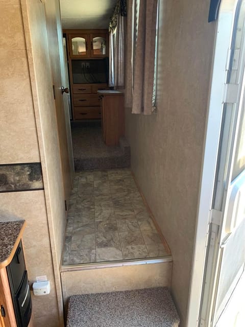 Roomy & Comfortable Keystone RV - Lots of Storage Towable trailer in Garden City