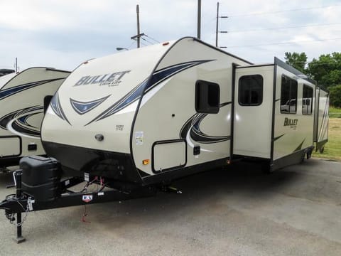 2018 Keystone Bullet - 2 Slides - Rear Bunkhouse "1ne" Towable trailer in Lubbock