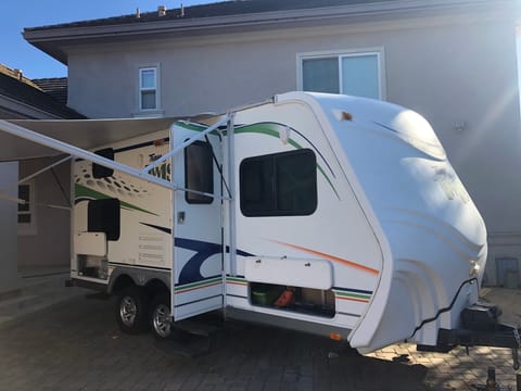 2009 Pacific Coachworks Tango Twist Towable trailer in Salinas