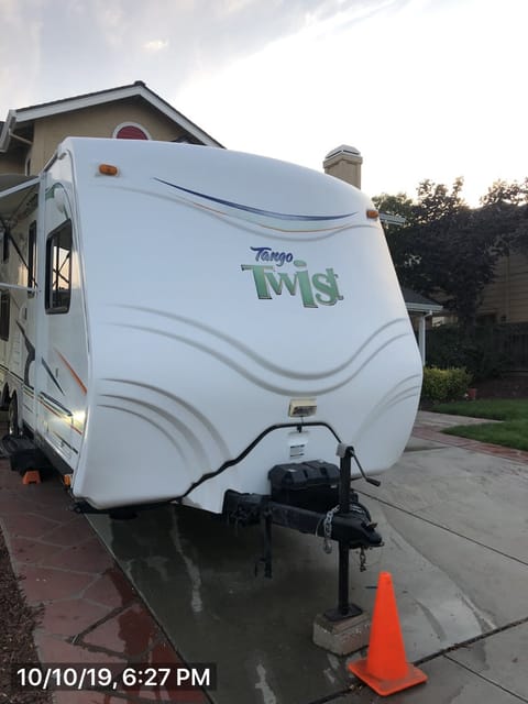 2009 Pacific Coachworks Tango Twist Towable trailer in Salinas