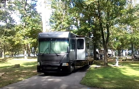 2006 Gulf Stream Sun Voyager Drivable vehicle in Addicks