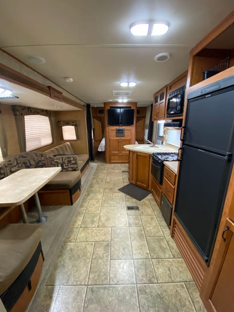 Travel Trailer with room for the whole family! 101 Lakes Area Rimorchio trainabile in Hamilton