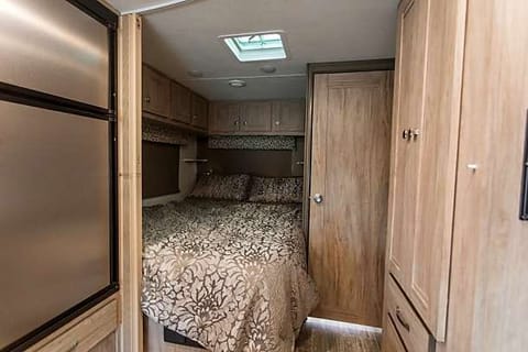 Best Value on a 2022 model RV C2421 Drivable vehicle in Lawrenceville