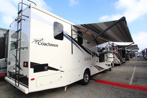 NEW Coachmen Pursuit 32WC Drivable vehicle in Apopka