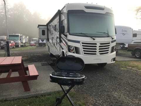 Rad Rufus RV Adventures! Drivable vehicle in Anacortes