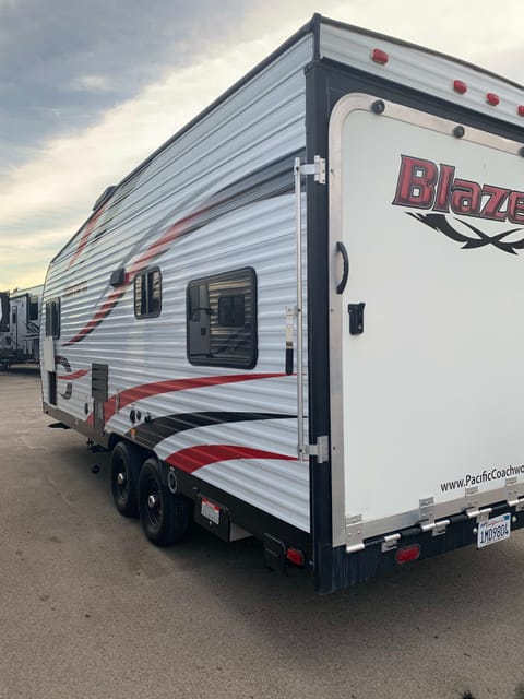 2015 Blaze'N 21FS Family Friendly:) Towable trailer in Rancho Cucamonga
