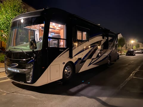2019 Entegra Coach Reatta 39Bh Drivable vehicle in Santa Clarita