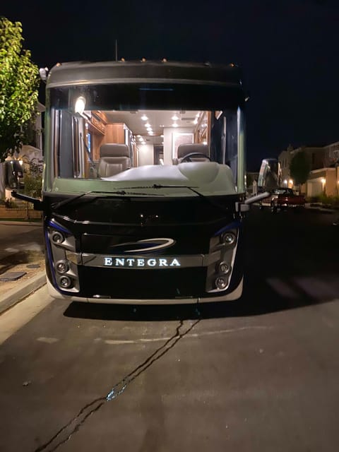 2019 Entegra Coach Reatta 39Bh Drivable vehicle in Santa Clarita